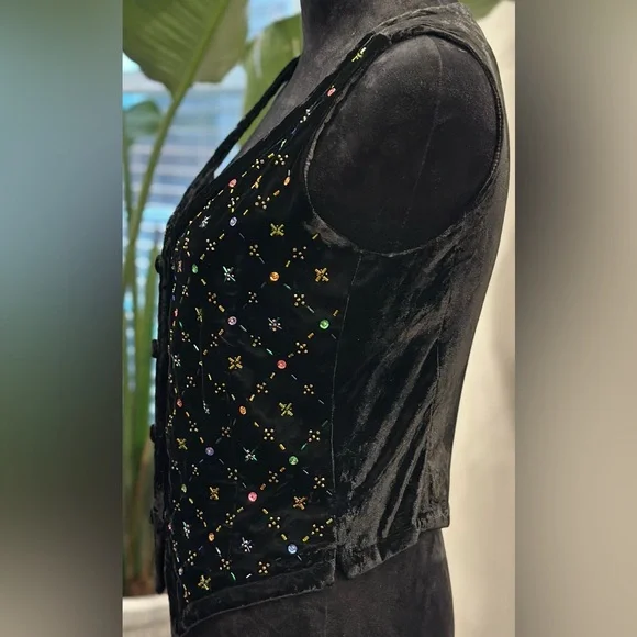Vintage Banana Republic Velvet Beaded
Vest 90s Flair Size 10 - Picture 7 of 16